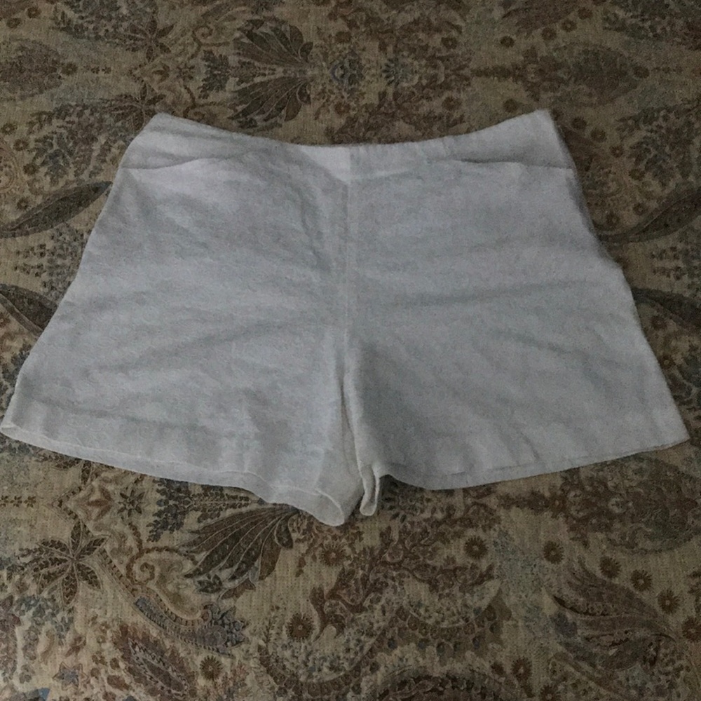 Lilly Pulitzer Shorts with flower pattern